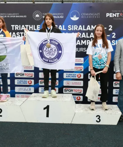 Bursa Osmangazili kardeşler aynı kürsüde ödül aldı