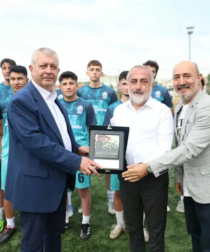 Osmangazi'de kurtuluşun 104. yılı sporla taçlandı