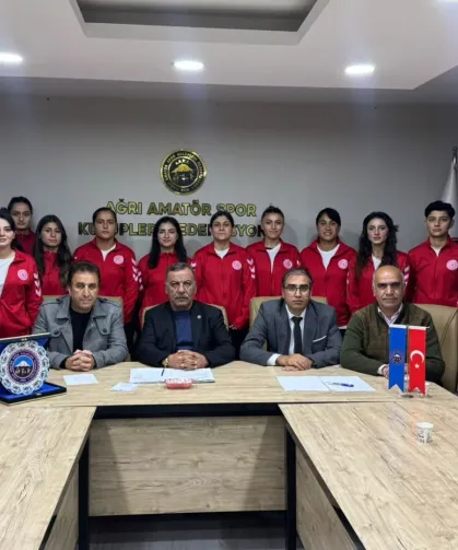 Ağrı Kadın Futbol Takımı'na kapalı saha ve deplasman desteği