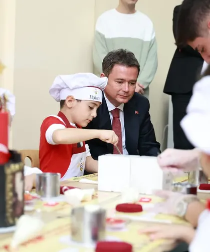 Bursa Osmangazi'de Cumhuriyet coşkusu kreşlere taştı
