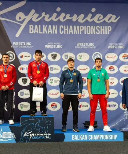 Bursa Yıldırımlı güreşçiler Balkan Şampiyonası'ndan madalyalarla döndü