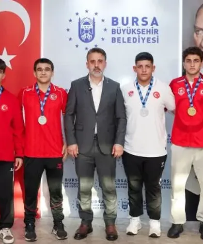 Bursa'nın madalyalı güreşçileri Biba'nın konuğu oldu