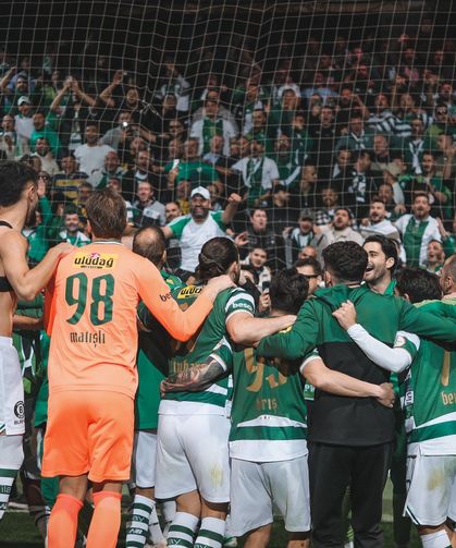 Bursaspor 4 golle ile galibiyete gitti