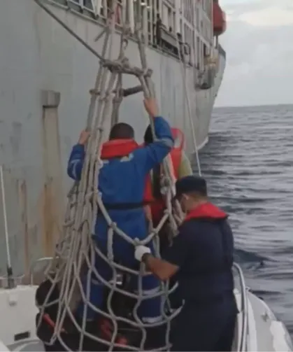 Kaş açıklarında yaralanan gemi mürettebatı Sahil Güvenlik tarafından kurtarıldı