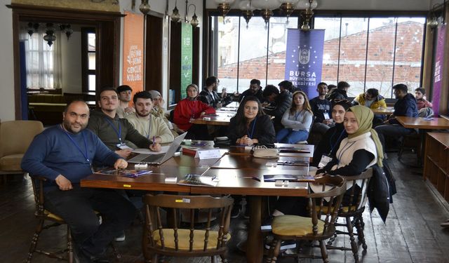 Hayat, Bursa’daki gençlere güzel