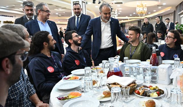 Teknoloji savaşçıları iftarda buluştu