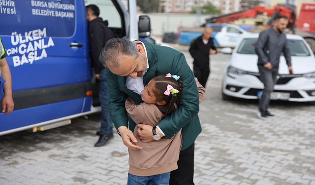 Küçük depremzedelerin bayramlık sevinci