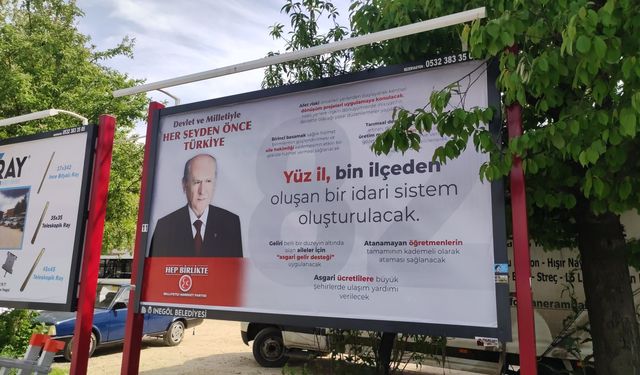 MHP'den İnegöl'ü heyecanlandıran afiş