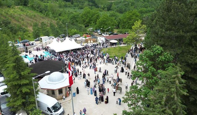 İnegöl’de Turgut Alp’e Torunlarından Vefa