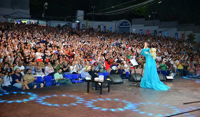 Bursa’da Muazzez Ersoy ile nostalji rüzgarı