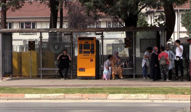 İnegöl’de İlk Akıllı Durak Hizmete Girdi