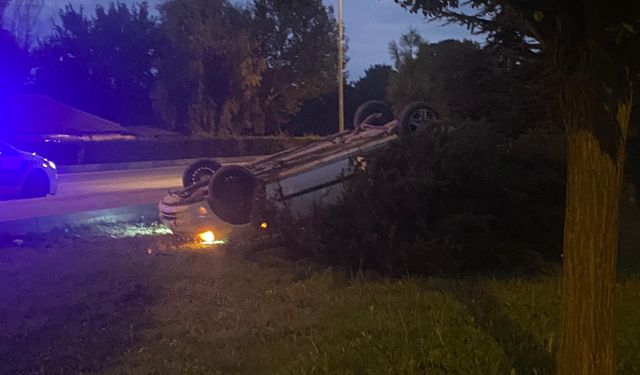 Takla attığı otomobilini bırakıp gitti