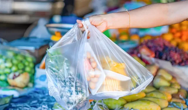 Plastik poşetlerle ilgili yeni karar Resmi Gazete’de yayımlandı! Zam geldi mi?