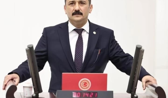 Türkoğlu Fahrettin Koca'ya sordu: SMA hastalarını yine kaderine mi terk ettiniz?