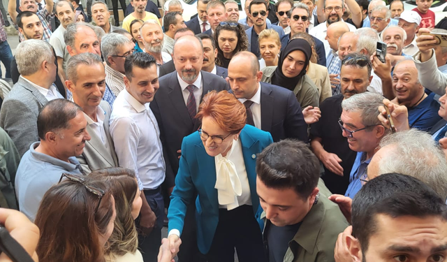 Akşener Bursa'da İl Teşkilatıyla buluştu