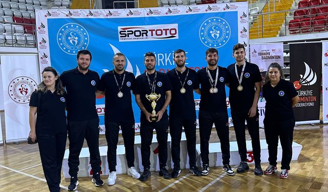 Büyükşehir Belediyesporlu badmintoncular yine zirvede