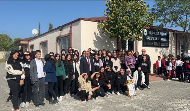 İnegöl Halil İnalcık Lisesi'nden Hayvan Barınağına Anlamlı Ziyaret