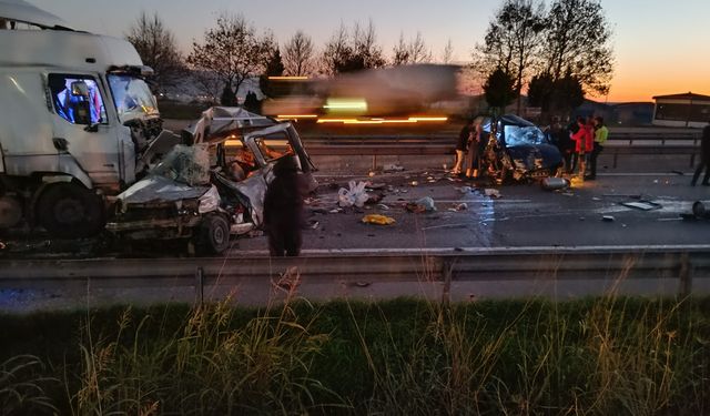 Bursa'da korkunç kaza 1 ölü 1 yaralı