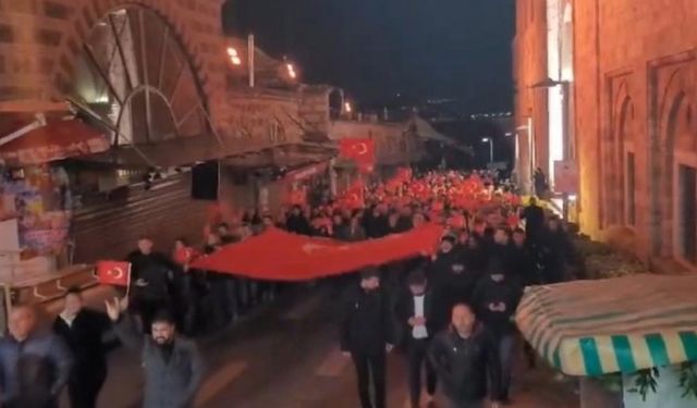 Bursa'da "Şehitler ölmez, vatan bölünmez" yürüyüşü