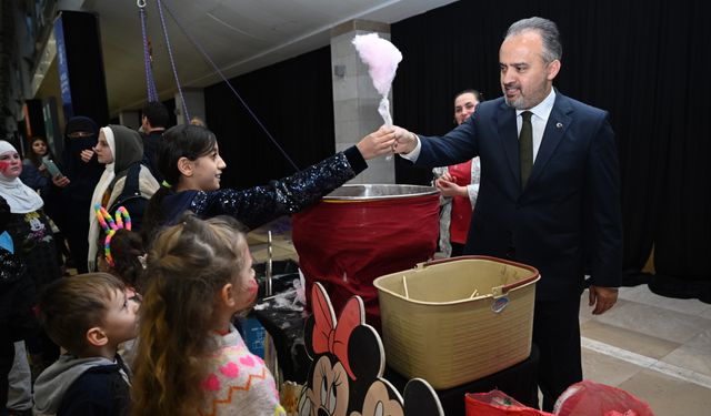 Bursa yetimlerine sahip çıkıyor