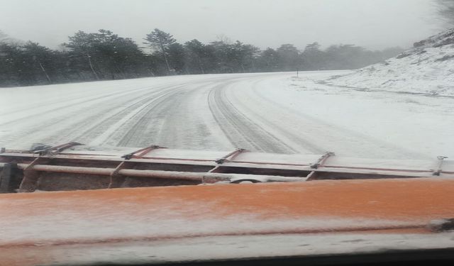 Domaniç İnegöl yolu trafiğe kapatıldı