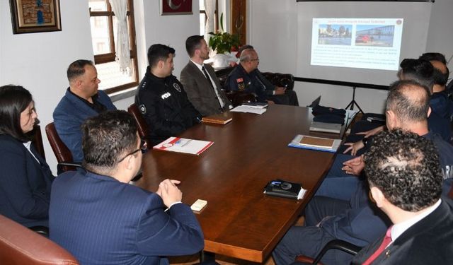 Mudanya'da 'seçim güvenliği' toplantısı