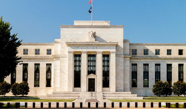 Fed: En büyük risk inatçı enflasyon ve para sıkılaşması!
