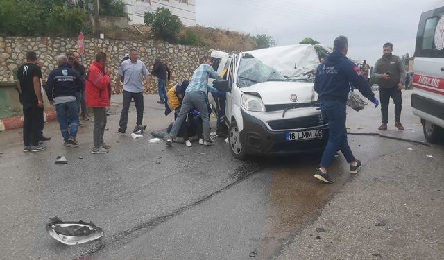 Bursa iznik'te feci kaza 3 ölü 4 yaralı