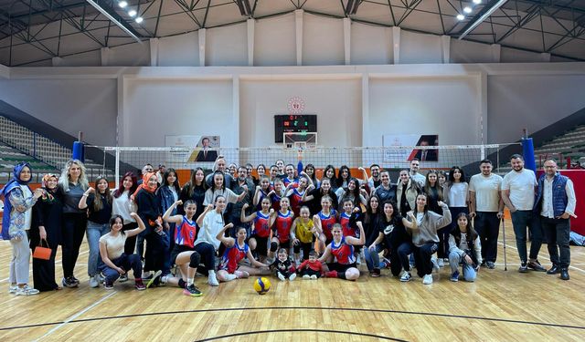 Osmaniyespor'dan voleybol atağı