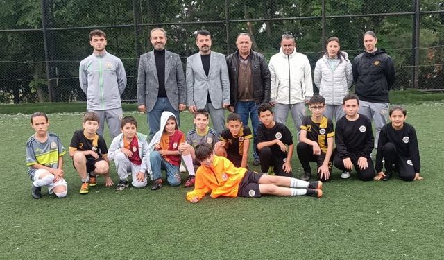 Bursa dağ yöresinde geleceğin futbolcuları yetişiyor