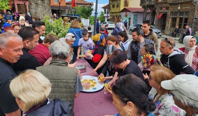 Türk Mutfağı Haftası'nda Gölcük'ten geleneksel tatlı ikramı