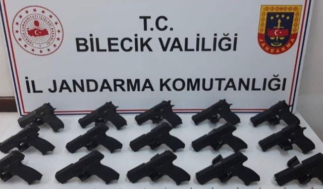 Bilecik Bozüyük'te ruhsatsız tabancalara el konuldu