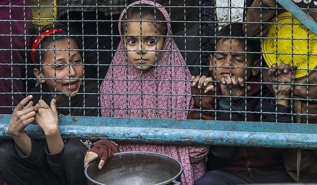 Gazze'de açlık krizi büyüyor! Zehirlenme vakaları ortaya çıktı!