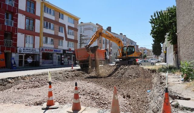 Eskişehir'de yol çalışmaları sürüyor