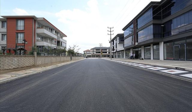 Ertuğrulgazi Mahallesinde Tretuvar Ve Yol Kaplama Çalışmaları Sürüyor