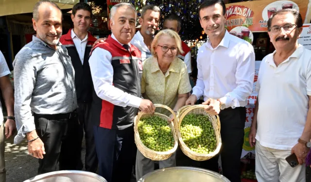 İzmir'in benzersiz lezzeti: Bademli Koruk Şerbeti