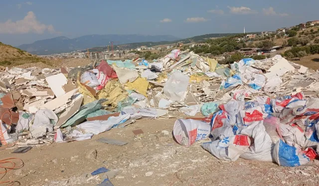 İzmir Karabağlar'da moloza geçit yok!