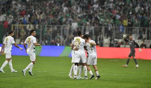 Bursaspor evinde 3 puanı 3 golle aldı