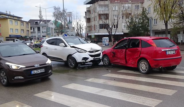 İnegöl'de korkutan kaza 2 yaralı