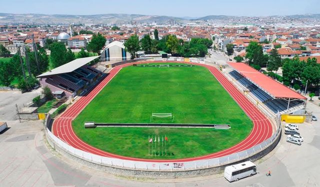 İnegöl İlçe Stadyumu Zemini Bakıma Alındı