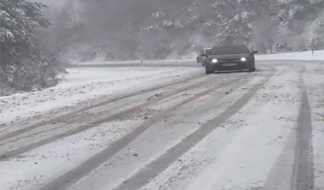 İnegöl Domaniç yolu beyaza büründü