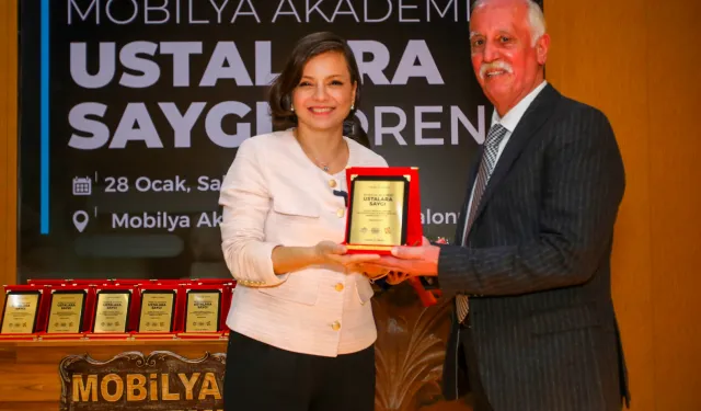 İzmir Karabağlar'da mobilya ustaları onurlandırıldı