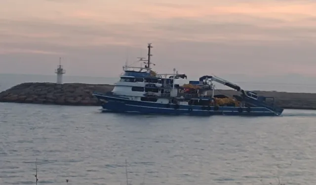 Saros'ta gırgır tekneleri tonlarca balık avlıyor