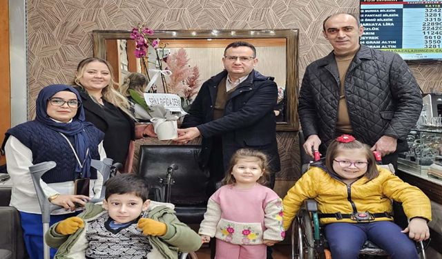 İnegöllü hayırsever Selçuk Teşik’e teşekkür ziyareti
