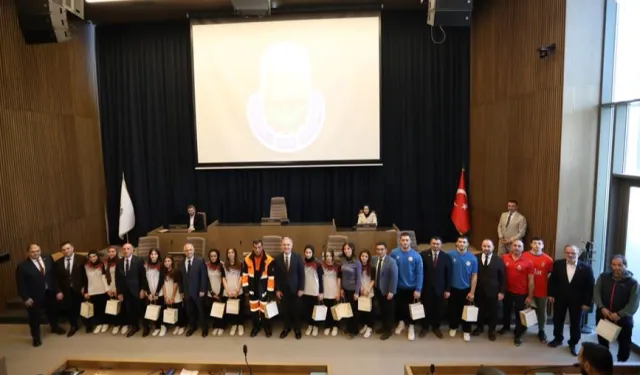 Bursa İnegöl’ü gururlandıran isimler mecliste ödüllendirildi