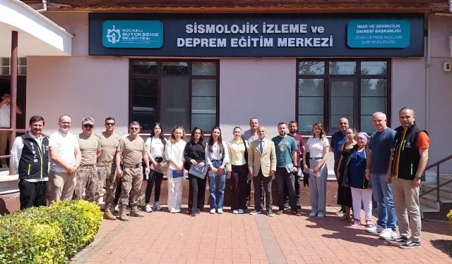 Kocaeli'de emniyet personeline deprem eğitimi
