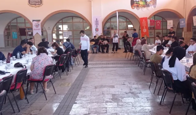 YKS öncesi öğrencilere moral desteği