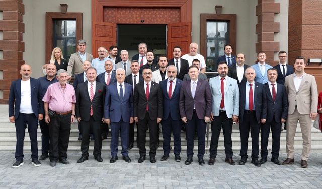 “Bursa’yı masa başında değil, halkımızla birlikte yönetiyoruz”