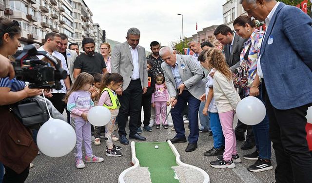 Haydi çocuklar, Heykel'de buluşuyoruz