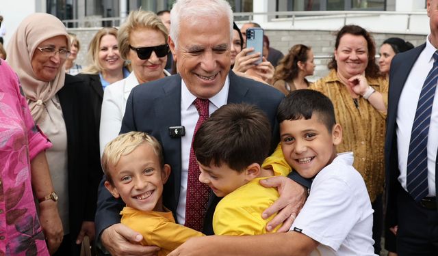 Bursa'da sokaklar da çocuklar da gülümsüyor